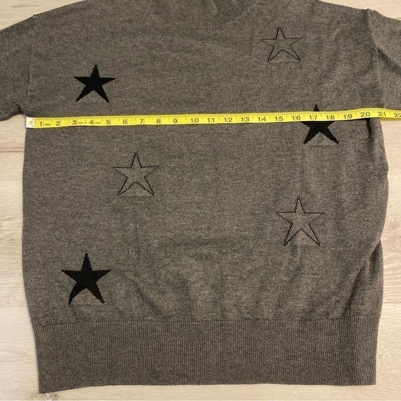 Gray Mock Neck Soft Knit  Sweater With Black Stars, estimated Size L - Picture 5 of 6